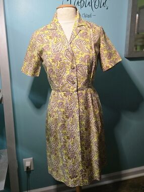 Vintage Chartreuse Yellow Paisley Short Sleeve Shirt Dress